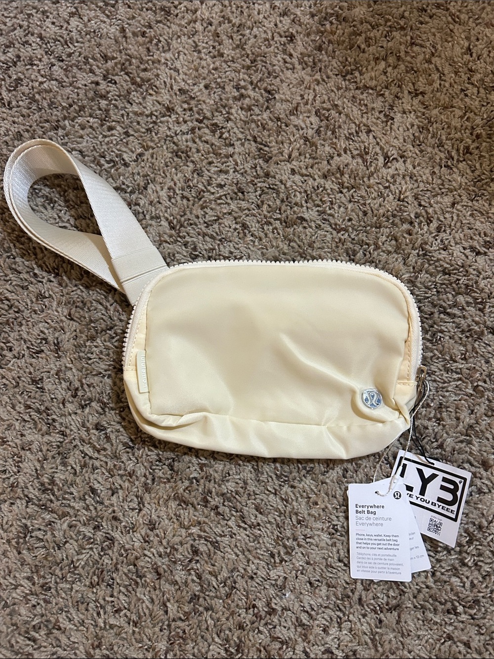 Lululemon everywhere belt bag